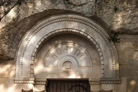 ζ-ŷ